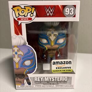 Funko Pop! WWE: Rey Mysterio #93 (Glow in the Dark Amazon Exclusive)